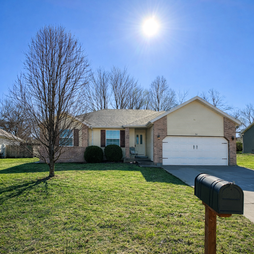 314 W Cherokee Path Clever MO 2